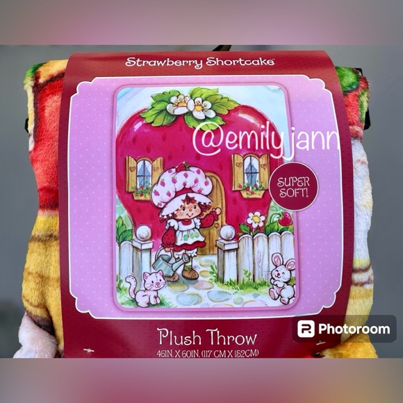 Strawberry Shortcake🍓Blanket - Picture 2 of 6